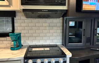 Rolling Resort-Travel Trailer-28ft-Dog Friendly