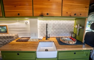 Serenity - Your Cozy Home on Wheels