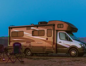 Winnebago Navion 24J