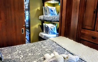 Mandala House on Wheels HR Admiral 32ft.