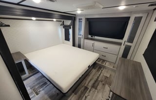 Keystone Montana High Country 351BH