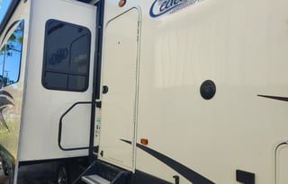 2020 Forest River 5th wheel with washer and dryer