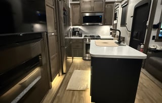 2023 Fifth Wheel RiverStone 45BATH DELIVERY ONLY