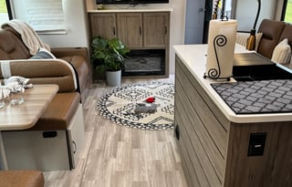 2024 Luxurious, Loaded & Spacious 2 Bdrm Pets Free