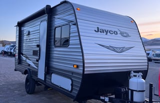 2021 Jayco 174BH Baja Edition w/solar and bunks