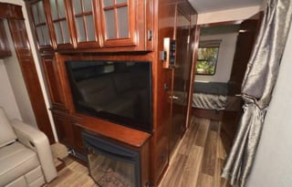 "BEAUTIFUL" 2018 Georgetown 38 ft Luxury RV