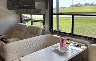 Luxury 2022 Georgetown GT7 RV