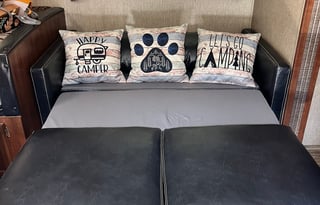 Cavs Camper - Beautiful 37' TT with Bunk House!!