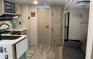 Rockwood Couples Coach w/ Outdoor Kitchen $99/wkdy