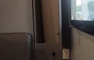 Spacious camper with the amenities of home