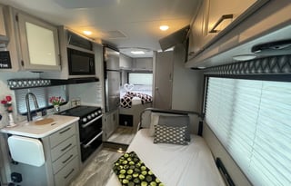 2023 Thor Motor Coach Quantum LC22