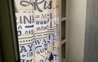 R-POD 193 w/King Size Bed **Delivery Offered**