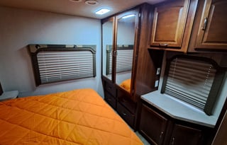 2008 Fleetwood RV Tioga 31M - Self Leveling