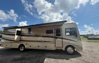Chief Carl's Caravan- 2016 Fleetwood Bounder 35K