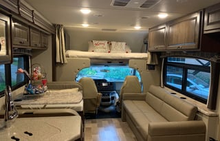 Unlimited Miles! Sleeps 12 - Bunk House  -5 TVs!