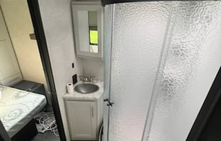 2021 Keystone Bullet 330BHS TT Sleeps 9