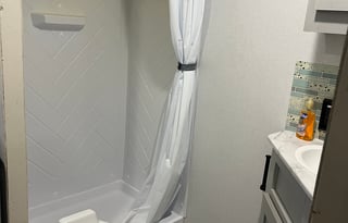 Razzmatazz RV Rental- Pet Friendly