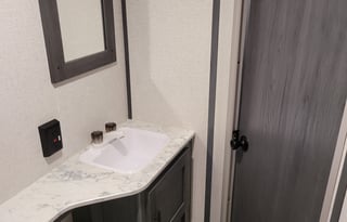 ★FULL size BUNKS★Sleeps 6★Exit 407