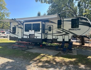 Grand Design Momentum M-Class 350M