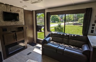 Families up to 10 | Bunkhouse Style | Large Fridge