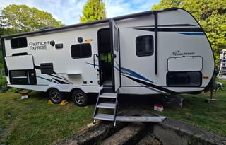 AR's 2022 coachmen freedom express 258bhs