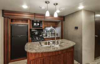 2016 Mallard M33 *2 AC’s* Bunk House and Master