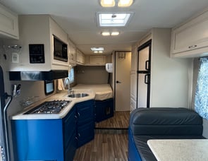 Thor Motor Coach Four Winds 23U
