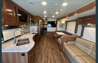 2018 Coachman Coachman Mirada 35 kb