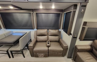 Keystone Montana High Country 351BH