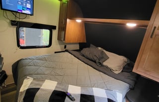 2017 Jayco - Sleeps 8- Delivery Available