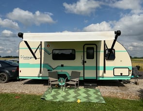 Gulf Stream RV Vintage Cruiser 19RBS
