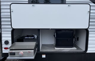 2022 East West Della Terra 312BH with bunkhouse