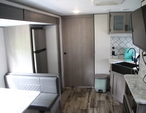 Dutchmen RV Coleman Lantern Series 242BH