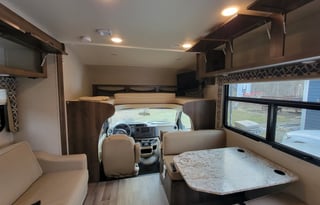 "Apollo" The Family Friendly Redhawk (sleeps 8)