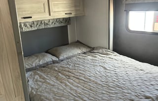 2022 Forest River RV Sunseeker LE 2550DSLE Chevy