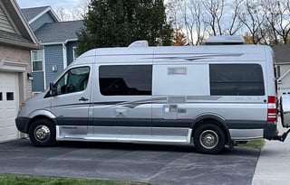 2014 Pleasure-Way Plateau FL