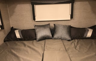 2022 Thor Motor Coach Vegas 24.1 Sleeps 6!