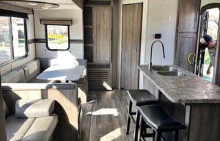 2021 Crossroads–Bunkhouse & Outdoor Kitchen-Slps 8