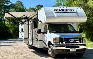 RV Queen's Bunk House!!! Sleeps 8! "Daisy"