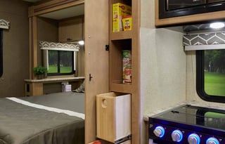 2020 Thor Motor Coach Day Break  26db