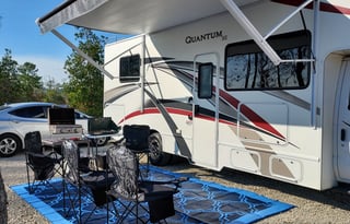 2019 Quantum 28 SE  Sleeps up to six.