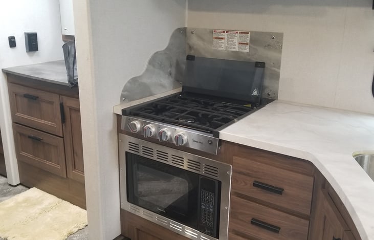 Microwave/convection oven