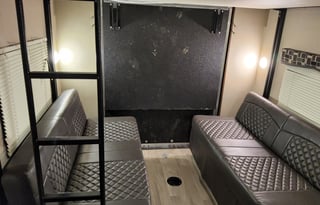 2017 Dutchmen RV Coleman Lantern Series 300TQ