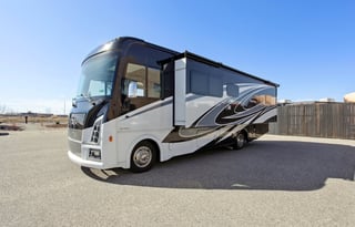 2023 Winnebago Vista 29V: Spacious & Luxurious