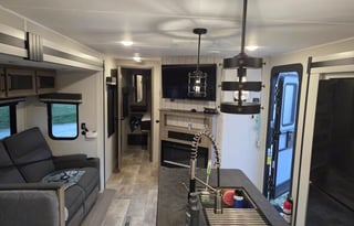 Bluegrass Basecamp- 2 bed 2 bath bunkhouse