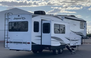 Jay: Pet Friendly 2BR RV in Resort Near Beaches