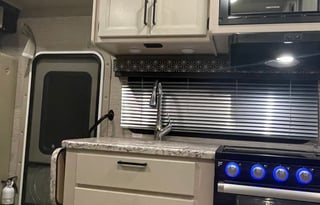 Brand New 2022 Thor Motor Coach Freedom Elite 22FE