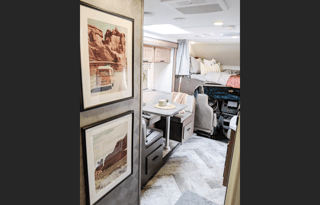 2021 27' RV with 3 Slides