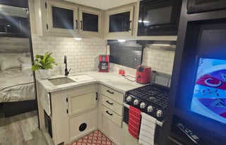 Patrick's 2022 Jayco Jay Feather 24BH(SET-UP ONLY)