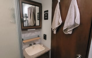 The Brownie NEWLY RENOVATED Sleeps 6 Must See !